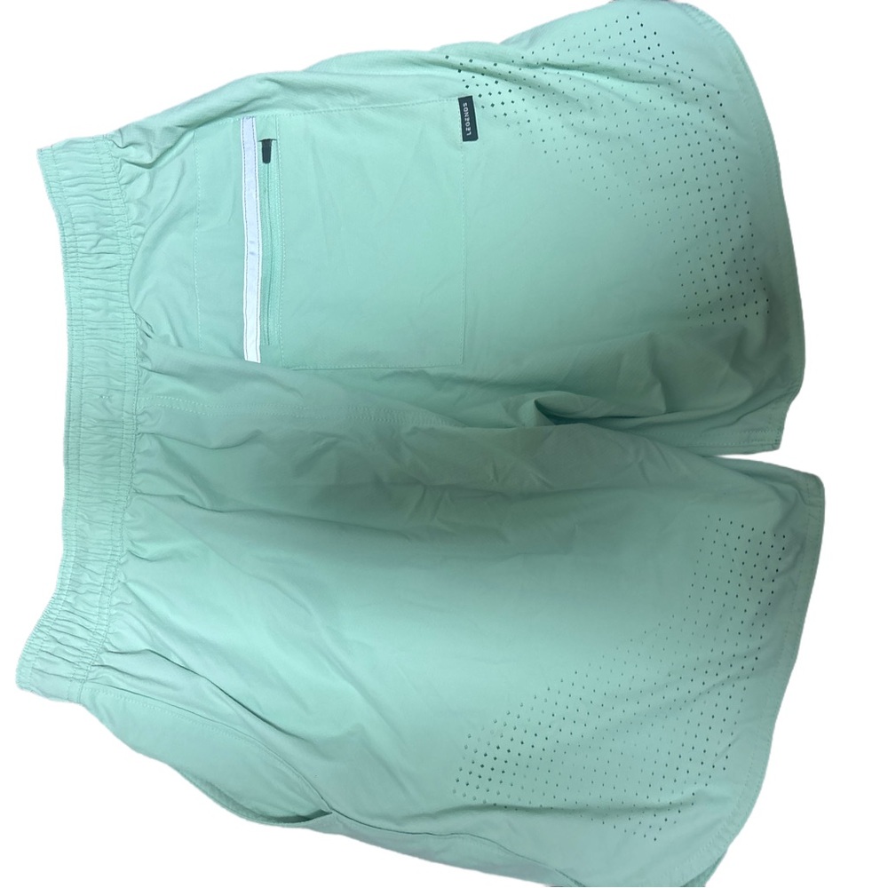 Men's medium Athletic Shorts in Mint Green brand legend